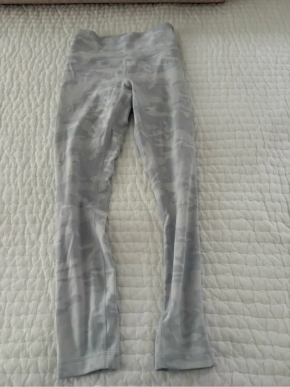 Lululemon Wunder Under Tight 28” Camo Jacquard Alpine White Camo | Size 6